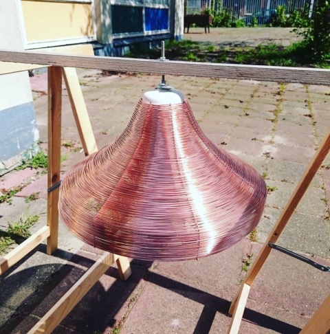 Great to work #outside in the #sunshine #copper #lamp #studiolorier #Overschie