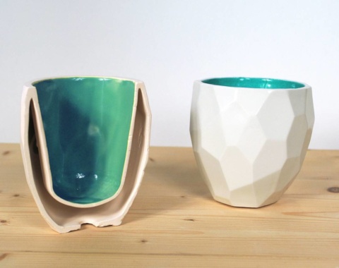 The poligon thermo cup, to keep your hot drinks hot and your hands cold
