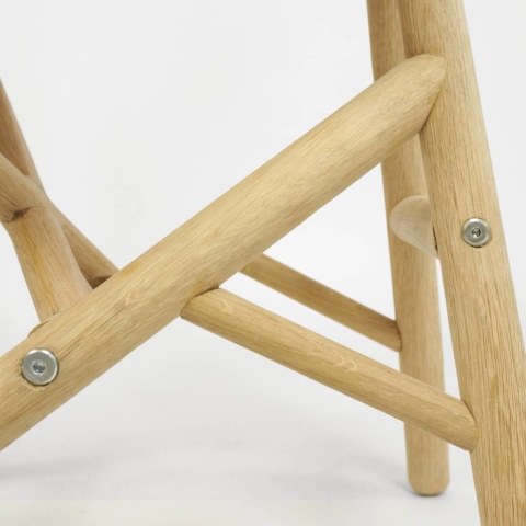 Detailled construction of solid oak frame