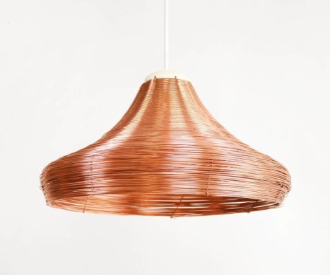 Shine some light in these dark evenings, with the copper braided pendant lamps