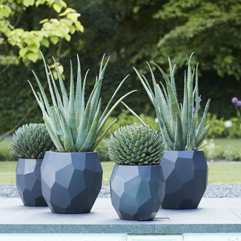 We are happy to announce our first collaboration with ELHO. These outdoor flowerpots are inspired by our poligon collection and available in the beginning of 2018 #2018.world @elho.world