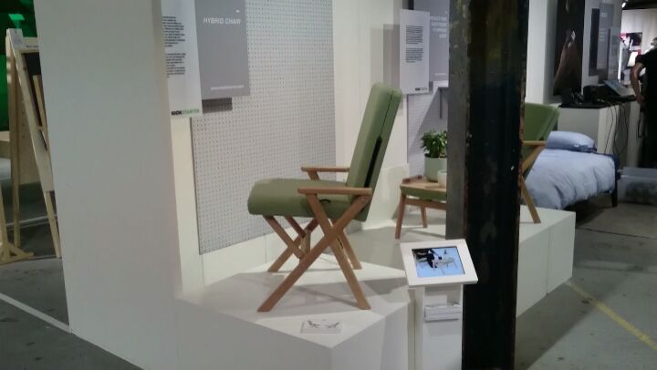 Automatic movement of the Hybrid Chair on our stand at the Dutch design week