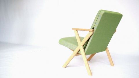 Switch quickly from footstool to side table, with the Hybrid Footstool