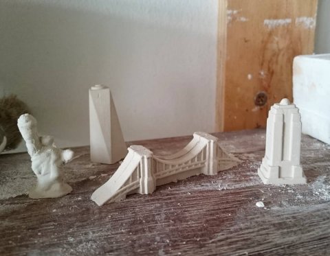 Some new buildings in the make, for which city you think these are? #2018