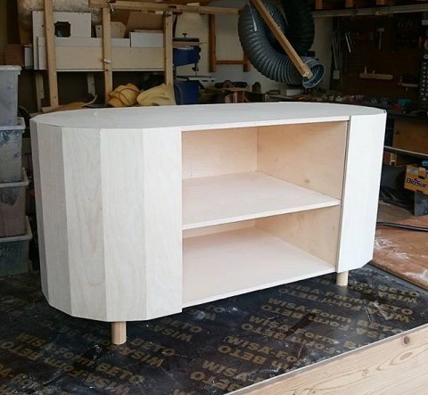 Cabinet almost finished.. Only lacked needed, but still in doubt about the color. Any suggestions?
