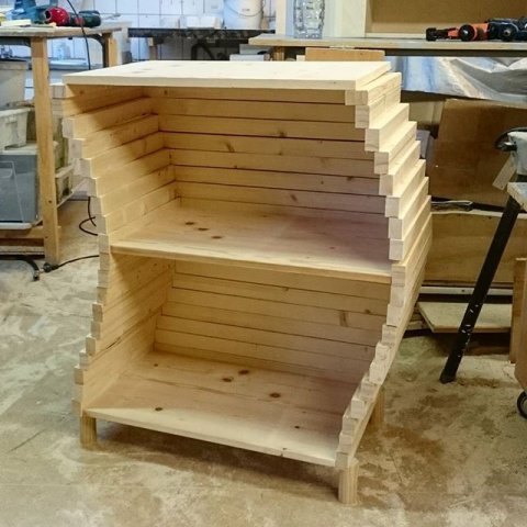 Working on a flexible bookcase.... More to come soon, and on show in Milan, salone satellite