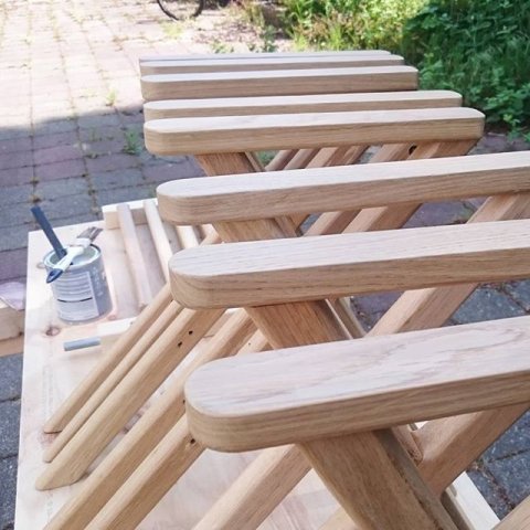 Great day to work outside in the sunshine ☀ and apply the finishing of the oak frames