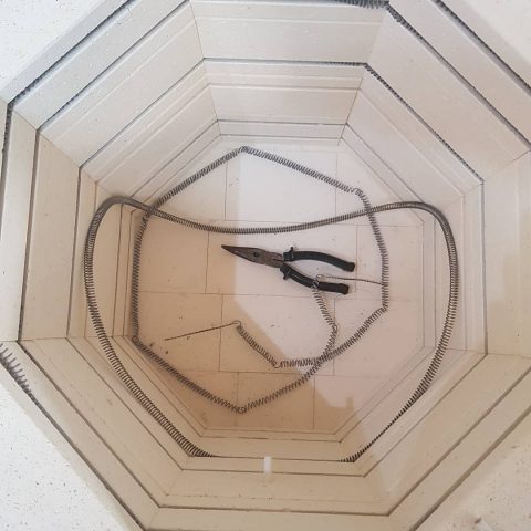 After years of firing the kiln it's time to renew the heating element for better efficiency