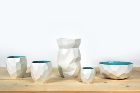 Chose your cups, bowls or vase from the Poligon collection