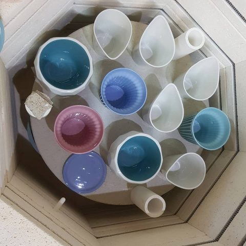 Full kiln with mixed colors