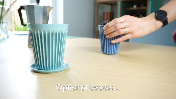 The optional lid and saucer make it a very versatile cup. At home and on the go